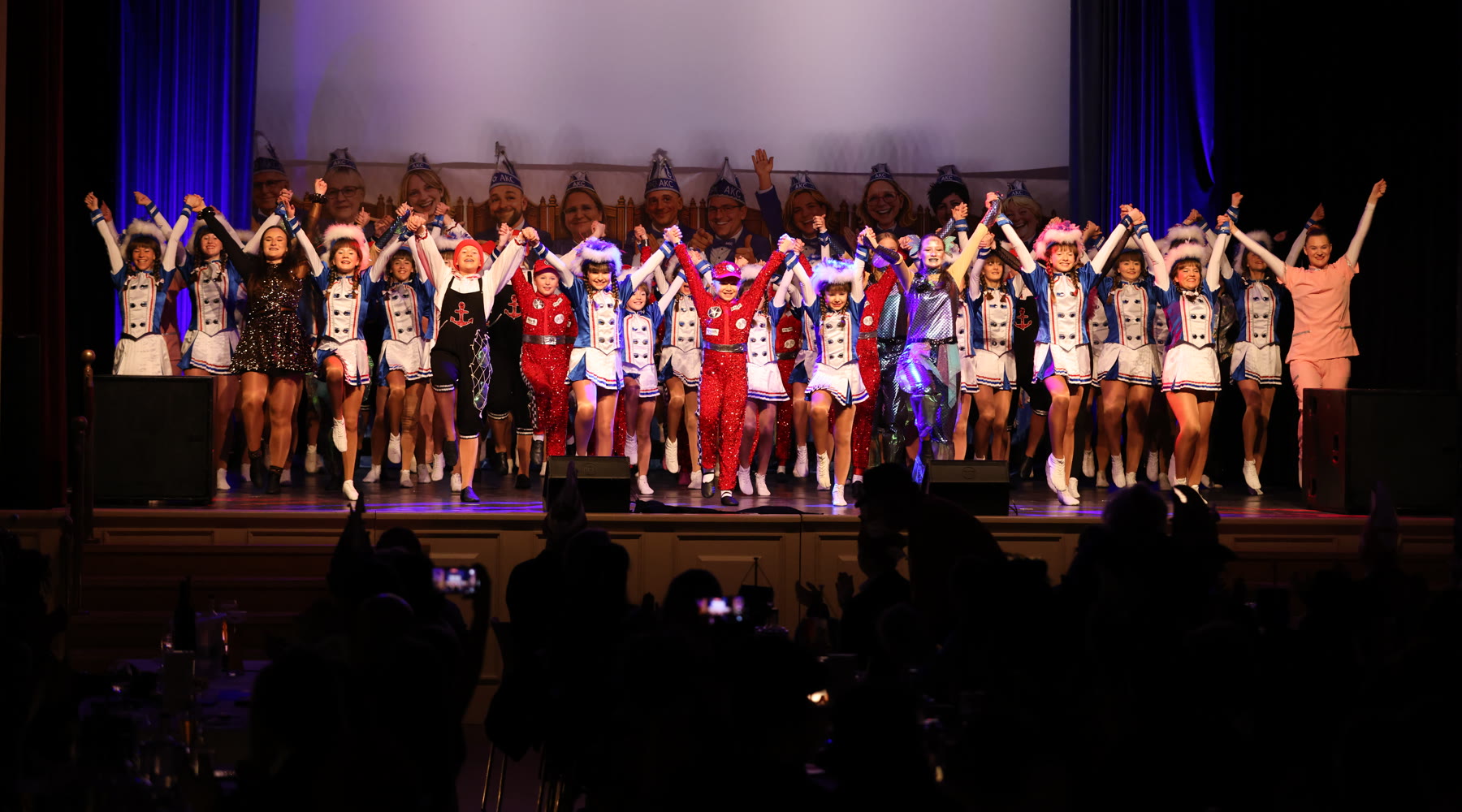 AKC Erfordia Bühnenfinale mit Tanzgruppe
